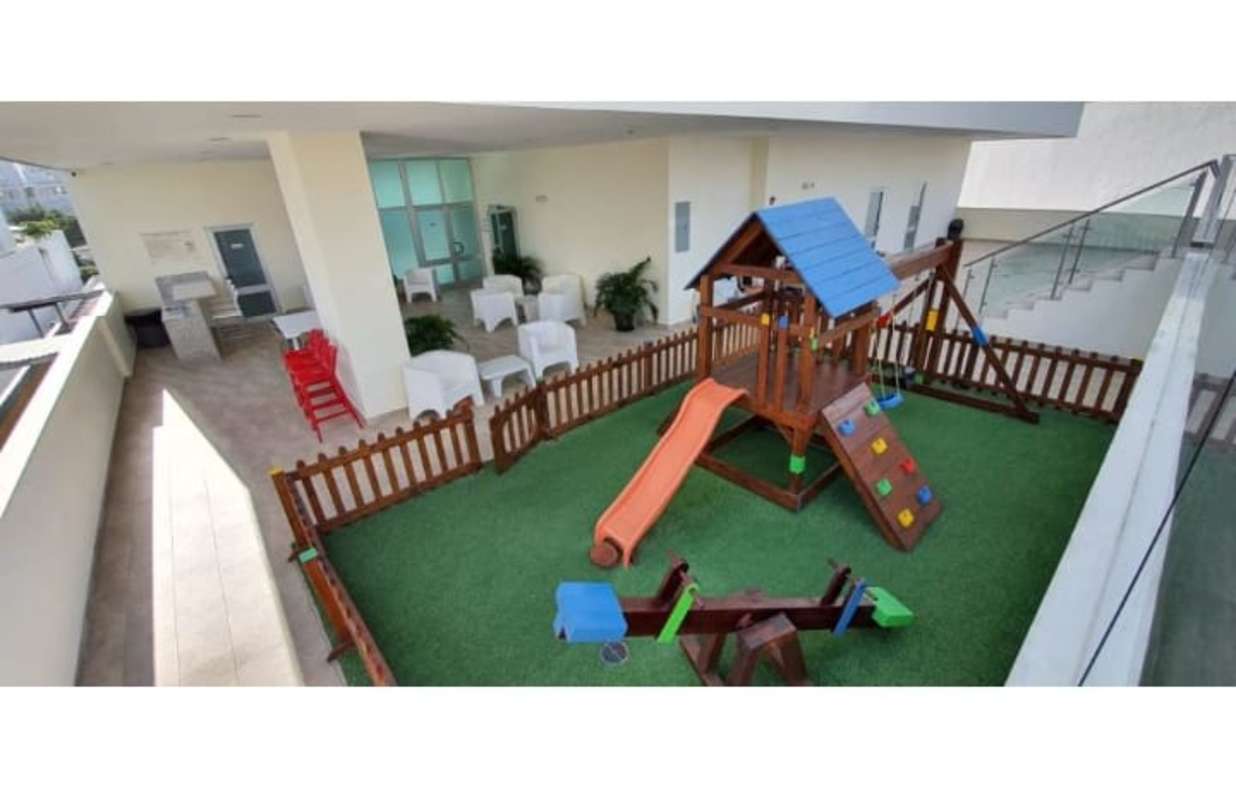 Bathroom with modern fixtures and walk-in shower at PH Roma San Francisco Panama