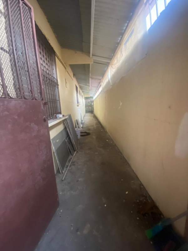 Tiled terrace outdoor space in Linda Vista Condado del Rey single-story house for sale