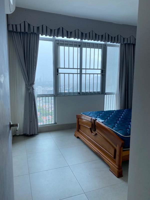 Kitchen with granite countertops, stainless steel refrigerator, stove and cabinets at PH Elite 500 Dos Mares