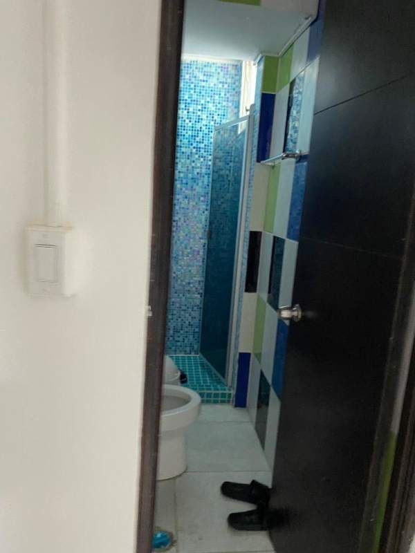 City View 2BR Apartment with Balcony & Pool in Edison Park