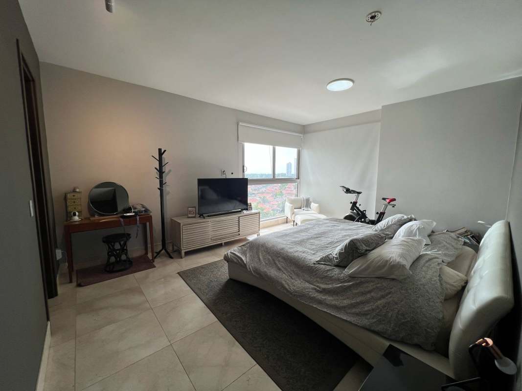 Large balcony with panoramic city, golf course, and ocean views in Green Garden Santa Maria Panama