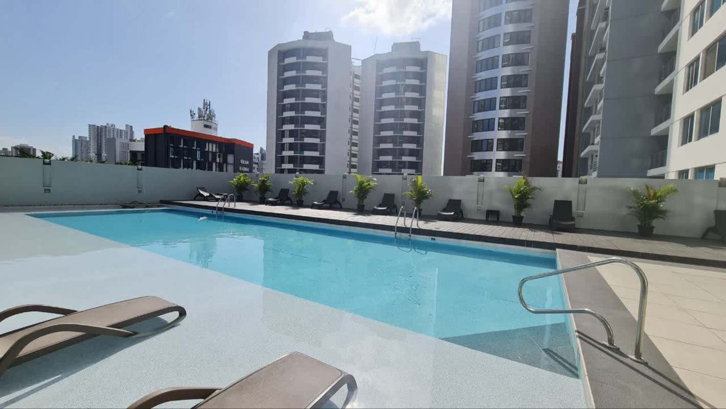 Walk-in closet with shelves and storage PH Vitro Loft loft apartment El Cangrejo Panama