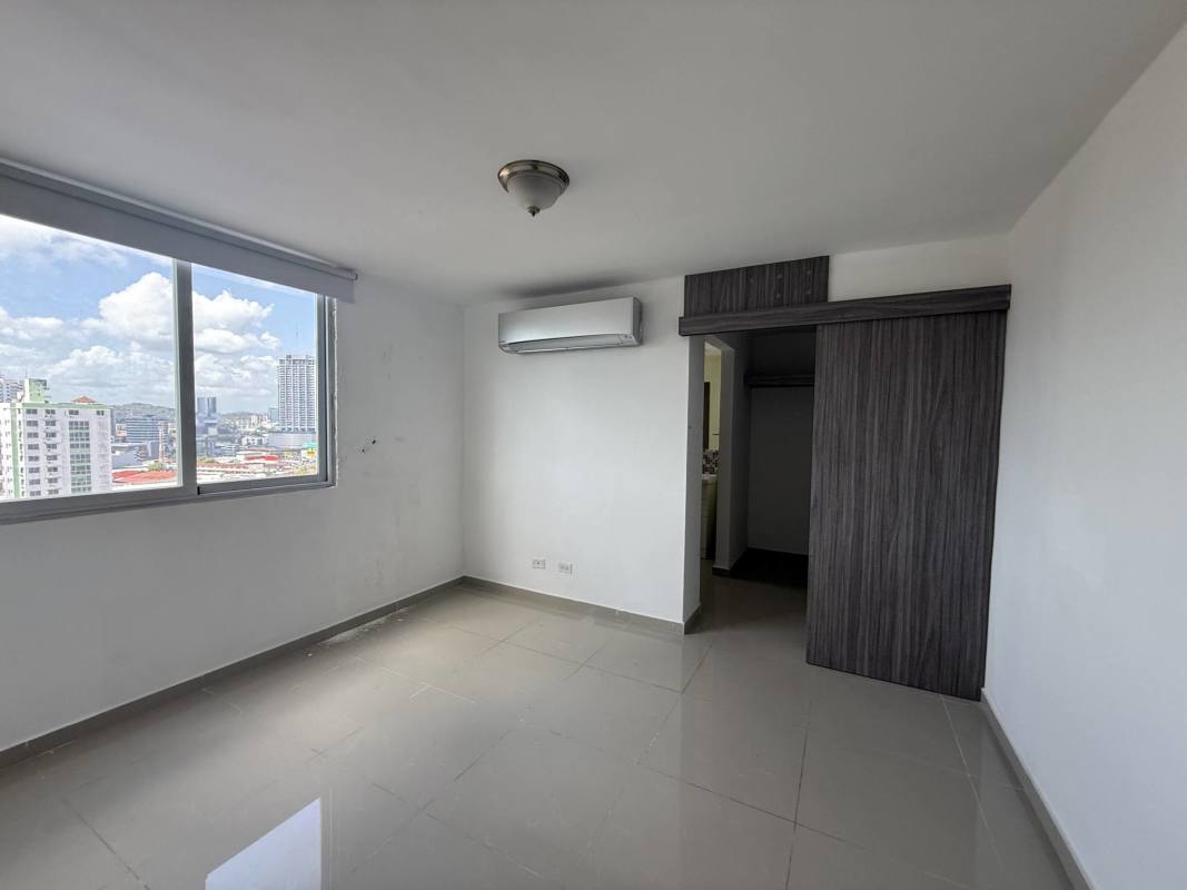 Granite countertop kitchen with gas stove and quality cabinetry PH Delavista Carrasquilla