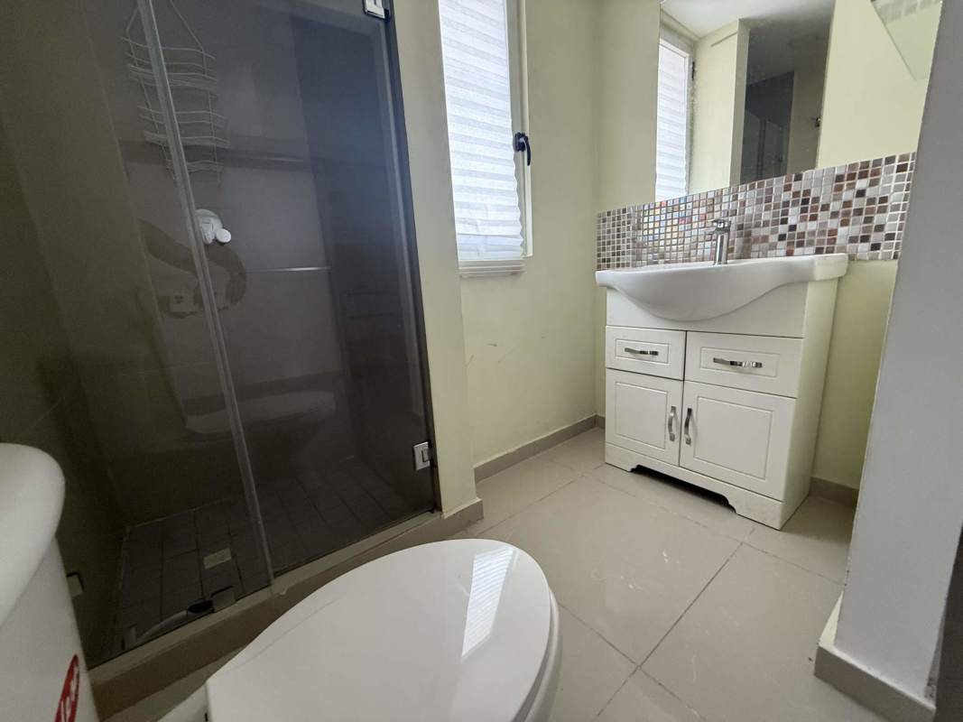 Modern bathroom with glass shower and mosaic tile PH Delavista near Parque Omar Panama