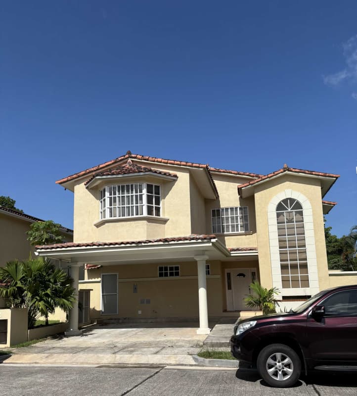 Granite countertop kitchen with light cabinetry in renovated home Senderos de Clayton Panama