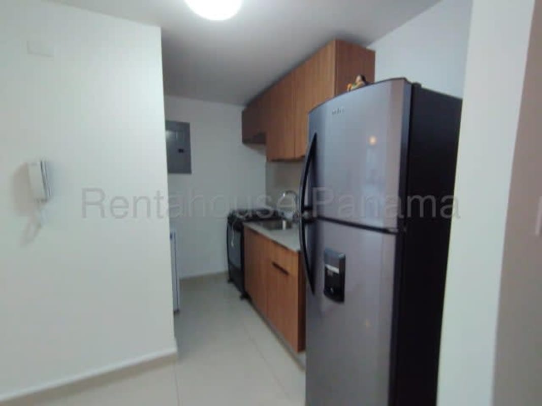 Bright bedroom with inverter AC and built-in closet apartment sale Obarrio Panama
