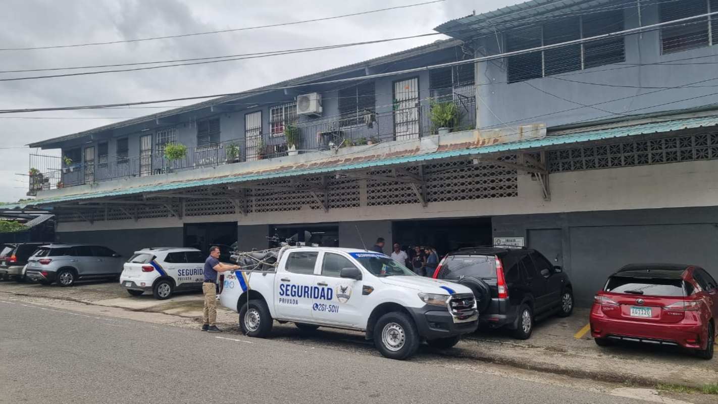 Interior workspace with partitioned office inside commercial warehouse in Parque Lefevre Panama