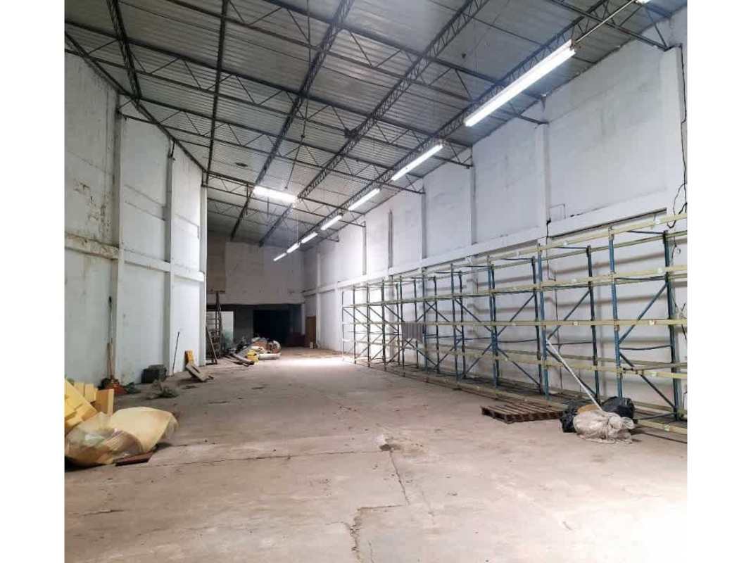 Secured entrance with gated access to industrial warehouse in Ancón Panama for rent