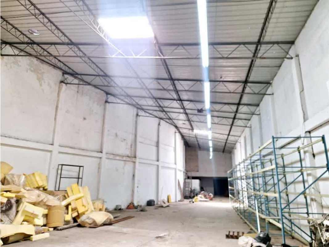Spacious industrial warehouse with concrete floor and storage area in Ancón Panama City