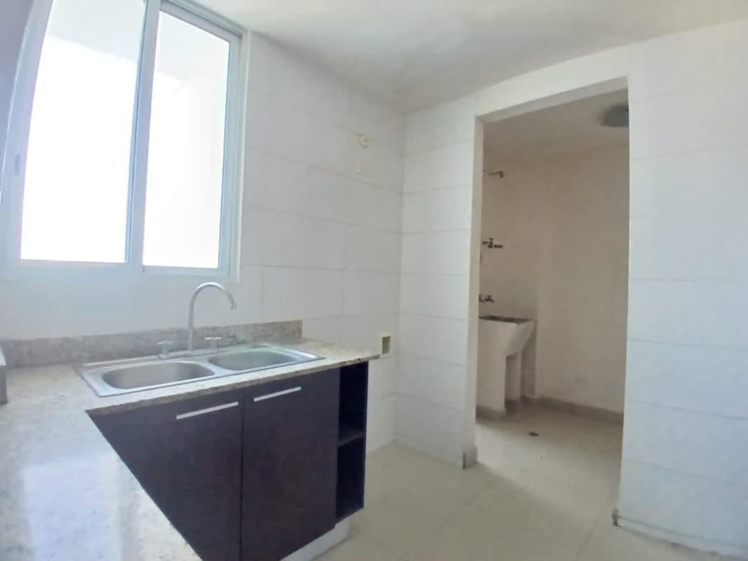 Bedroom with skyline view, bright window, built-in closet, PH Altavista Tower Hato Pintado Panama