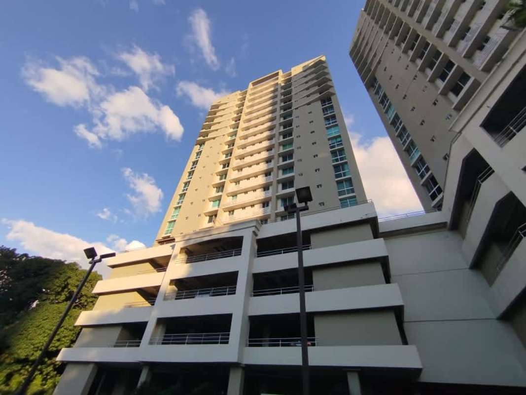 High-rise PH Carrasquilla Park exterior near Parque Omar Panama City