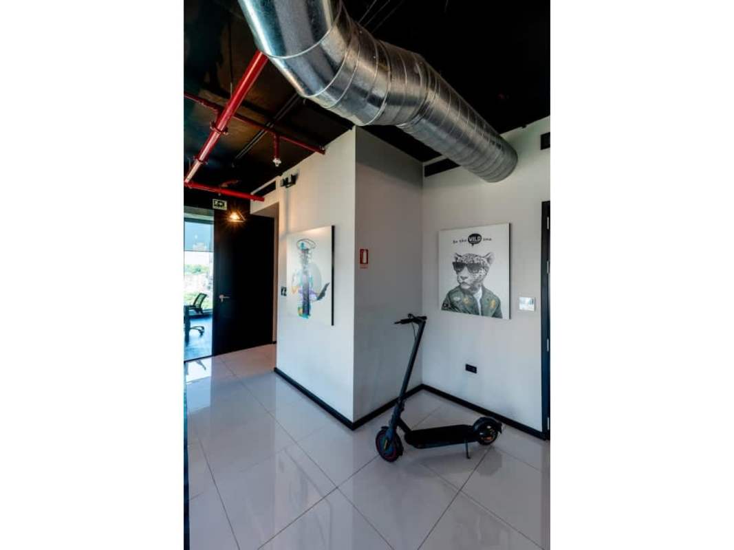 Glass enclosed conference room with city skyline views at PH BICSA Tower Panama City