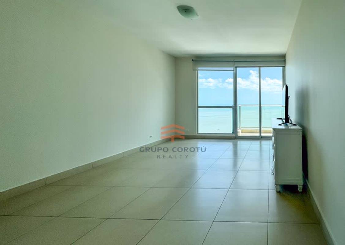 Infinity pool overlooking Pacific Ocean in luxury PH Dupont Punta Pacífica Panama