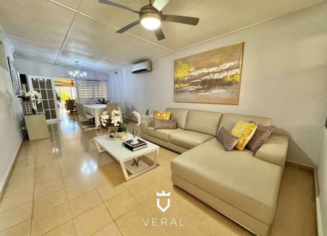 Comfortable den family room with AC, wall art and neutral colors Las Mercedes Betania Panama