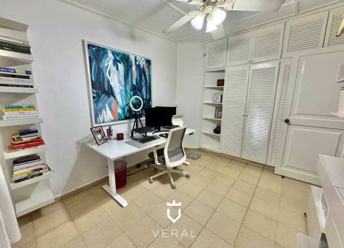 Secondary bedroom with closet, ceiling fan bright Betania Las Mercedes Panama
