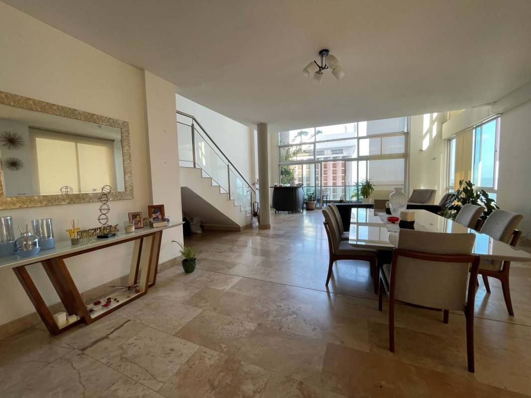 Large master bedroom with ceiling fan, AC, marble floors at PH Premier Loft Panama