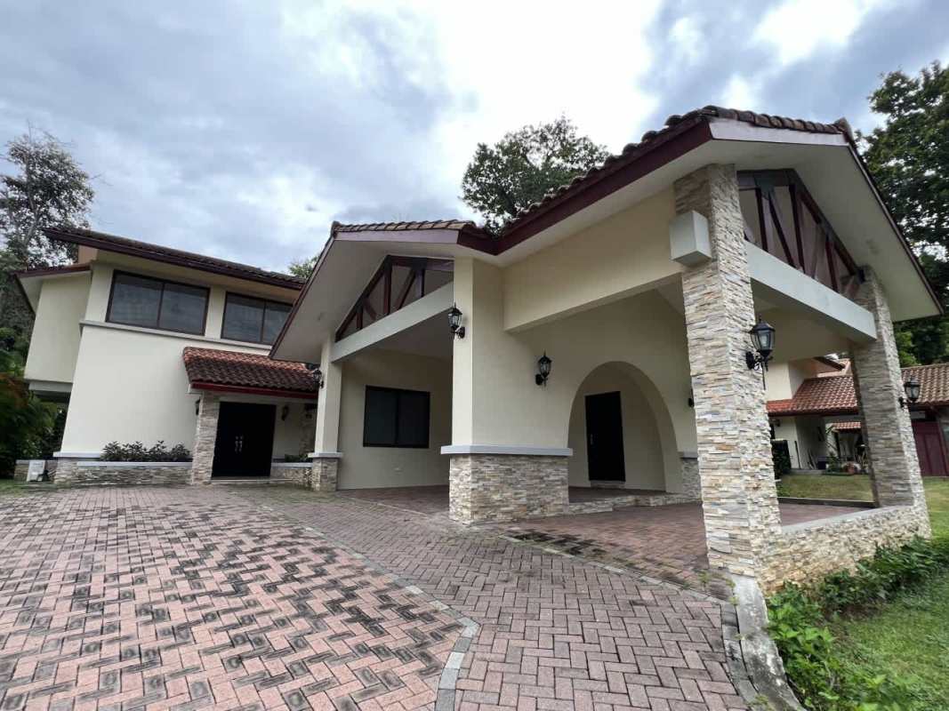 Fully equipped kitchen with center island, granite counters in Clayton luxury property Panama