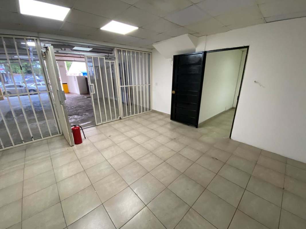 Entrance area with metal gates in commercial rental El Ingenio Panama