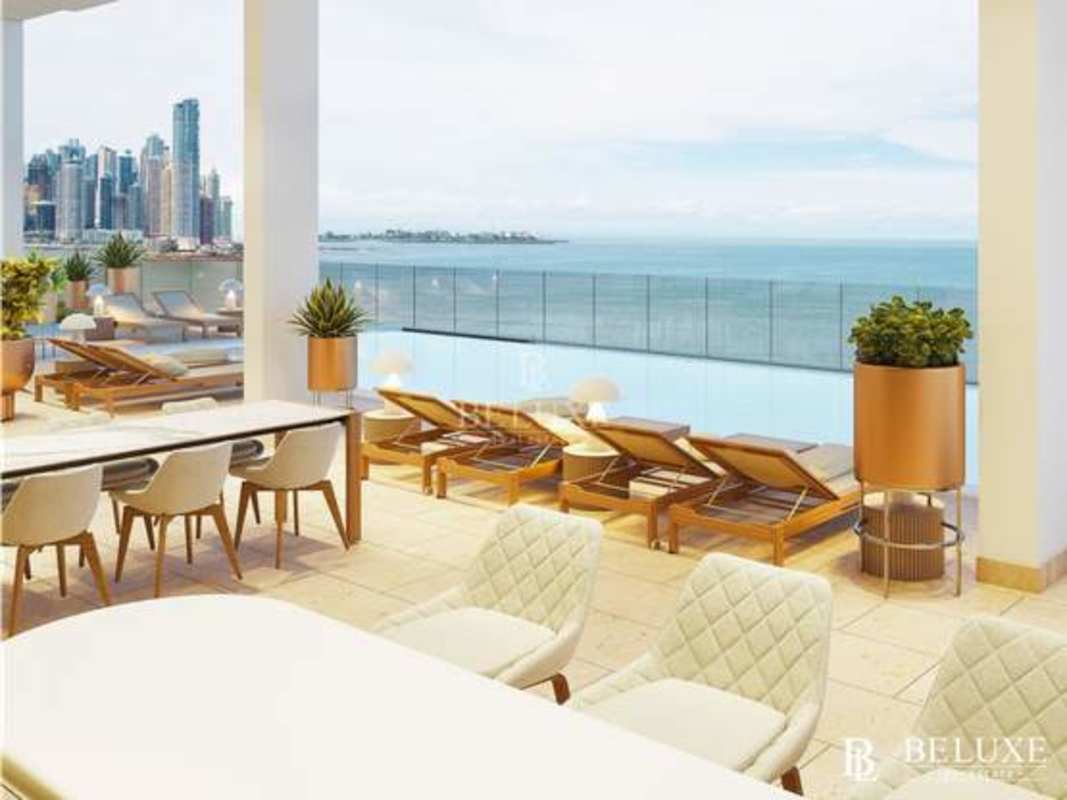 Modern coworking workspaces with ocean view in PH The Walker on Avenida Balboa Panama