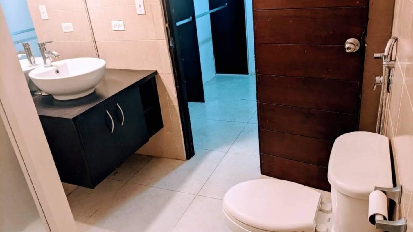 Spacious bedroom with split air conditioning, walk-in closet in PH Keops Tower Panama