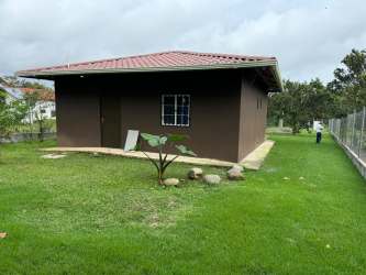 New 2BR 2.5BA Fenced House with Terrace Boquete Area