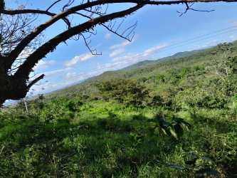Mountain and countryside views from farmland property near San Francisco Panama