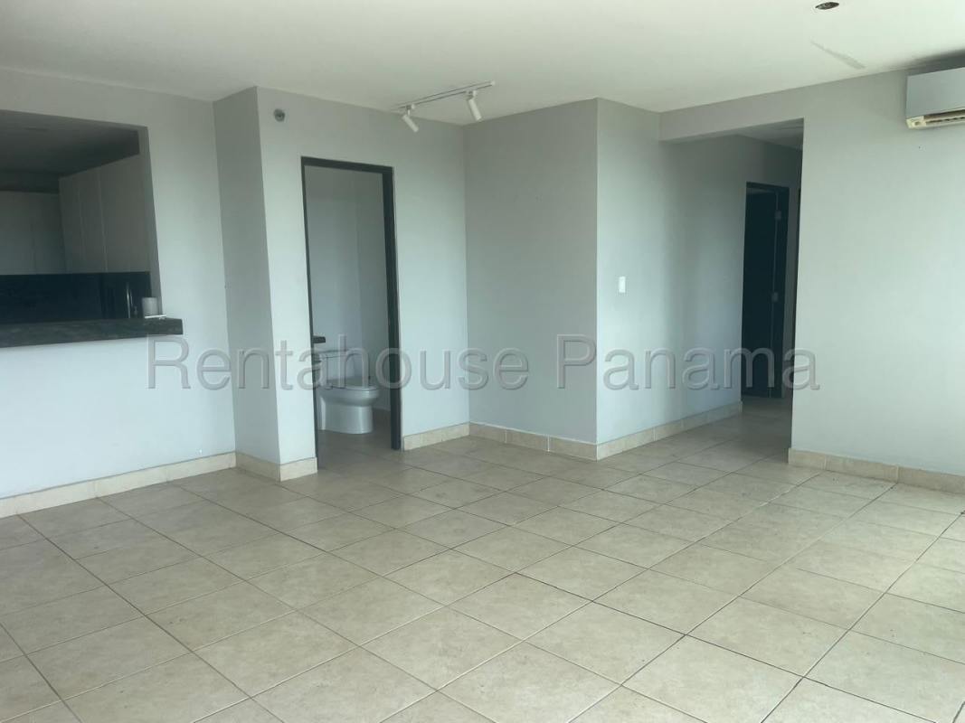 Bedroom with large window, garden views, split AC at Clayton Park Panama rental