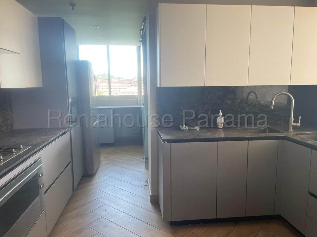 Bedroom with closet and split AC unit in apartment Clayton Park Panama