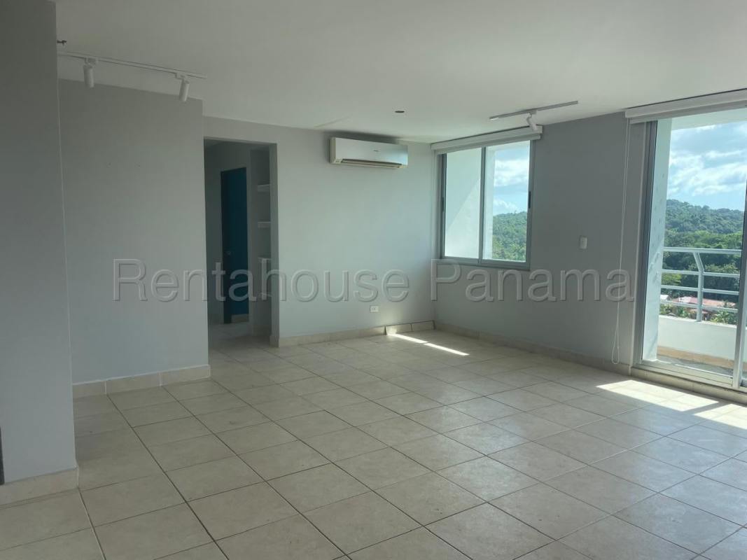 Open kitchen with granite countertops in rental apartment at Clayton Park Panama