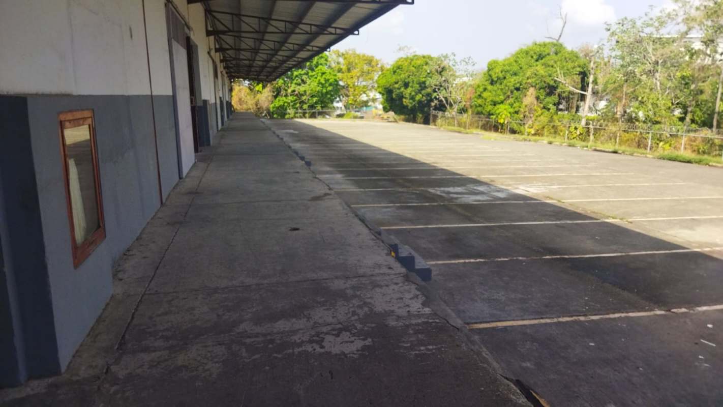 Spacious parking lot and access lanes at industrial park in Juan Díaz Panama