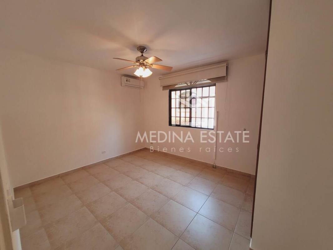 Large master bedroom with AC, ceiling fan and terrace access Clayton Panama