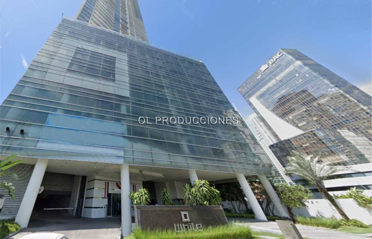 Open-plan kitchen with appliances and granite countertops in PH White Tower Panama