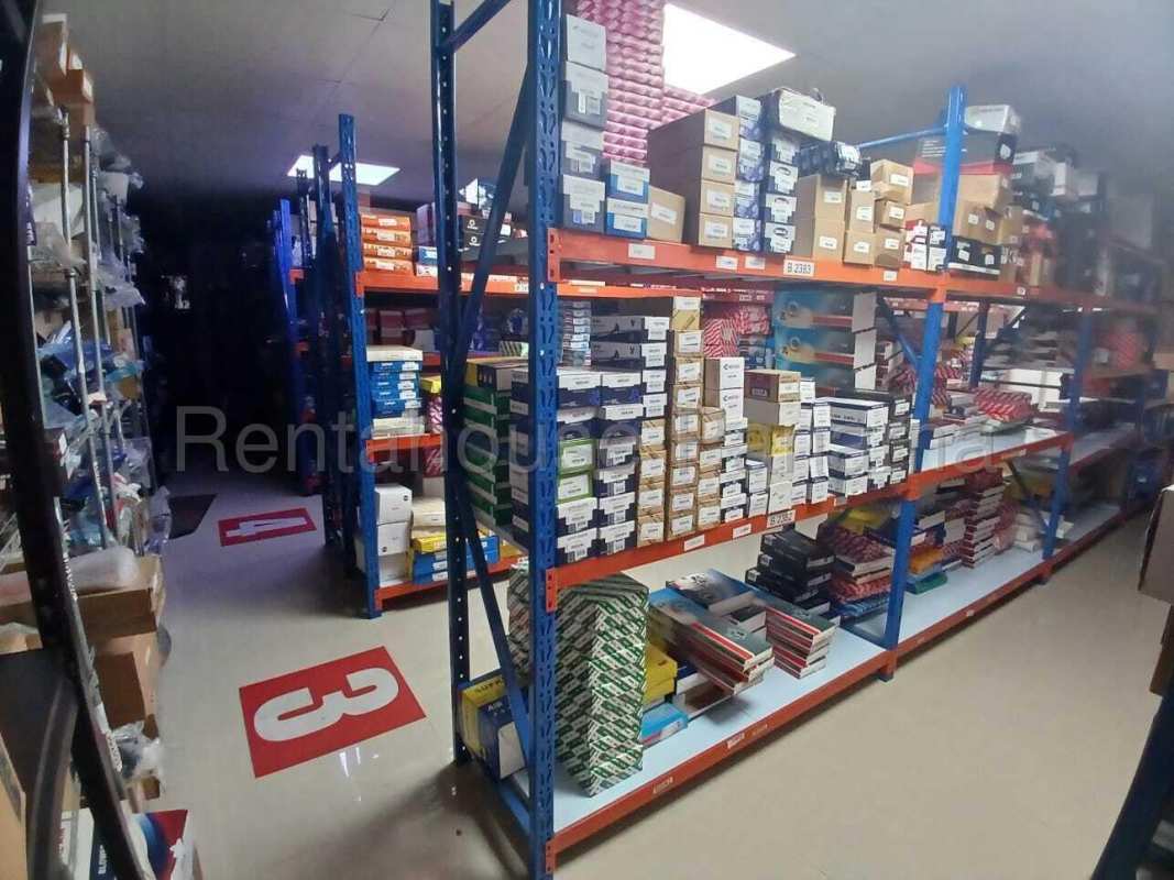 Warehouse with shelves full of inventory at Raly Business Center Juan Díaz Panama