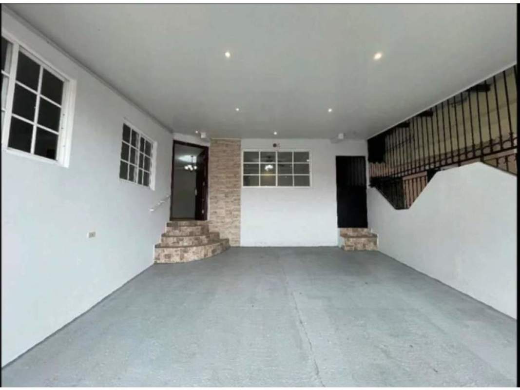 Panama house with entrance hallway, large windows, minimal design at Cerro Viento Brisas del Golf