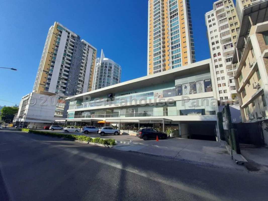 Modern lobby area with elevator access inside commercial plaza in Panama City