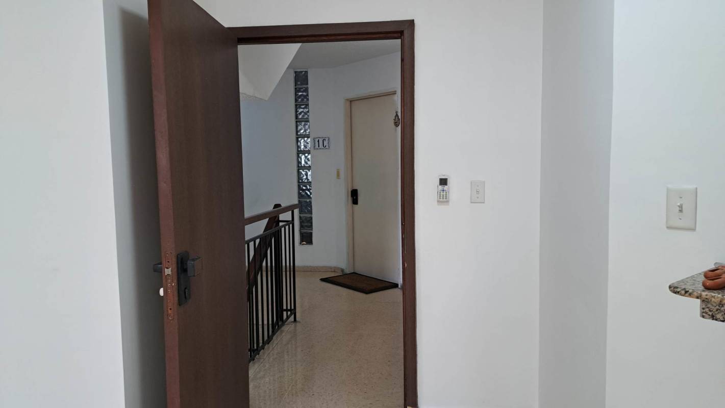Modern bathroom with walk-in shower and vanity in El Carmen Panama City