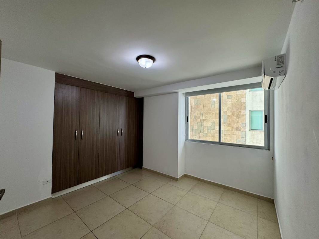 Bright second bedroom with closet and air conditioning in PH Costa del Este Panama City