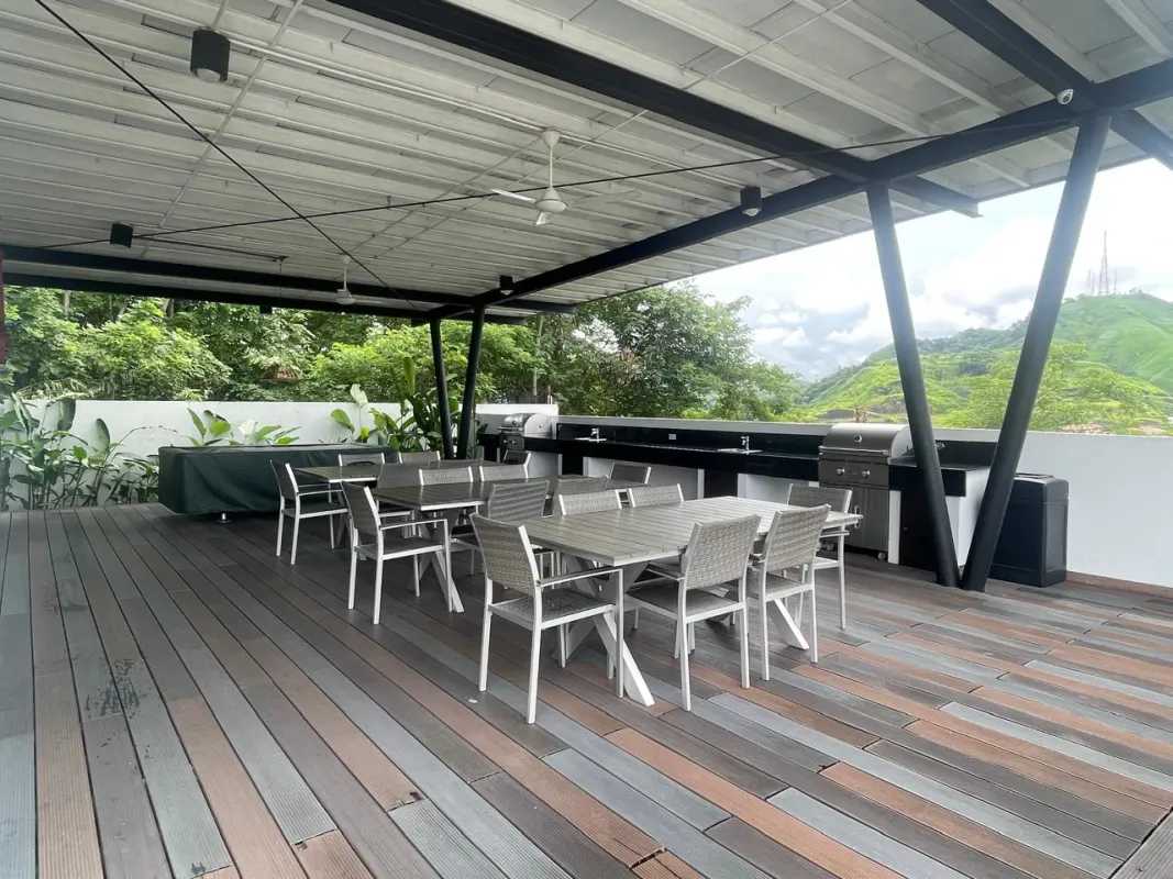 Kitchen with stainless appliances and ample storage in PH 4 Horizontes Panama City