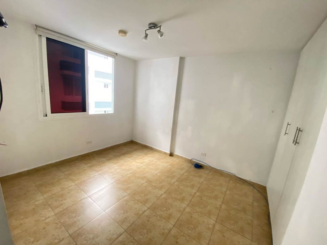 Lobby entrance seating contemporary design PH Cosmopolitan Towers 12 de Octubre