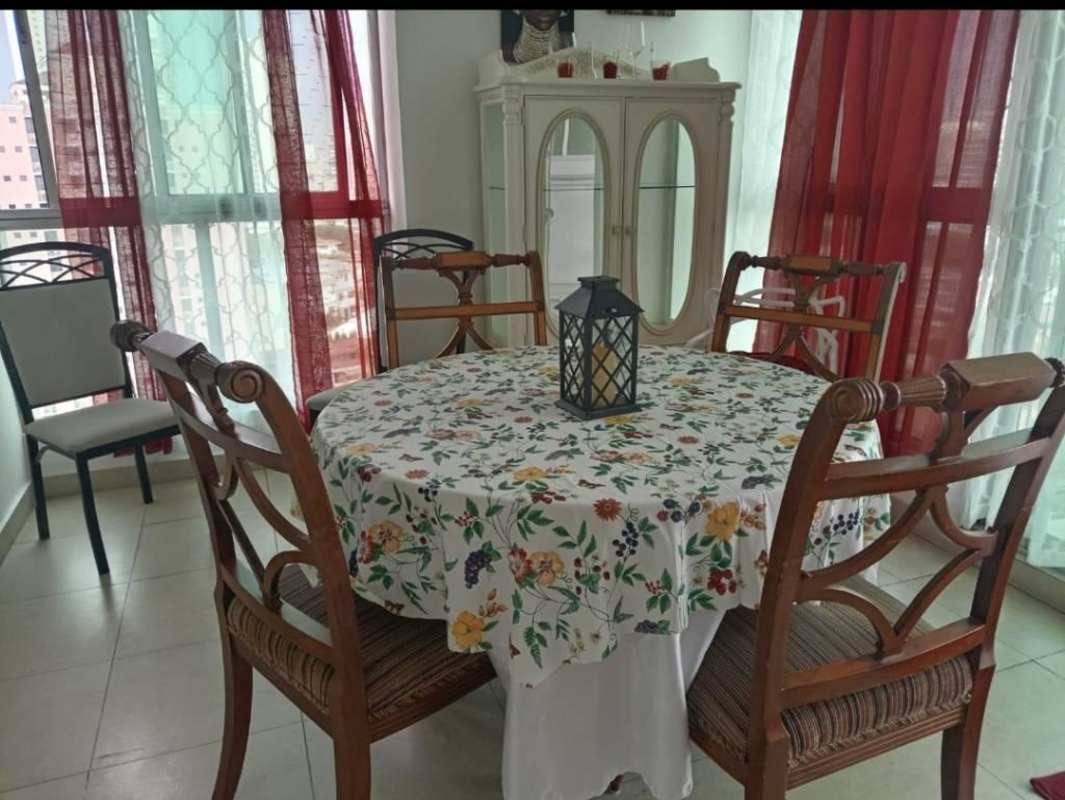 Rooftop infinity pool overlooking Panama City skyline at PH Oasis Towers