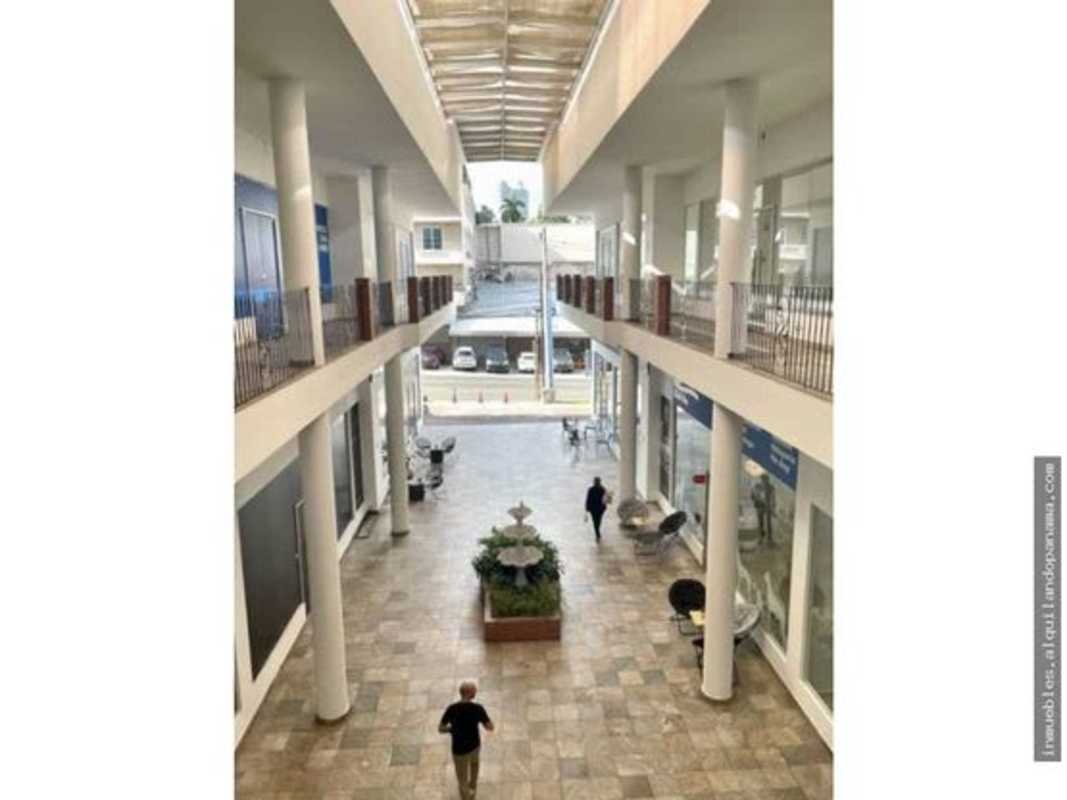 Spacious underground secure parking garage Plaza Bella Vista commercial center