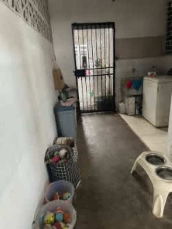 Traditional living dining room with ceiling fan and tile floors Chanis Panama