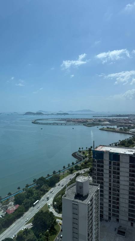 Spacious bedroom with private balcony and ocean views PH Miramar Avenida Balboa Panama