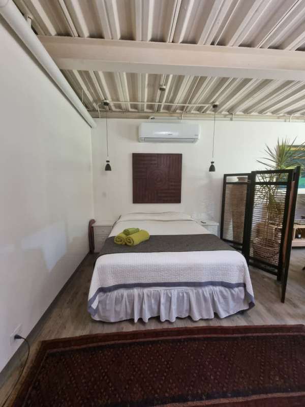 Studio apartment bedroom area exposed ceiling air conditioning PH Clayton Park Panama
