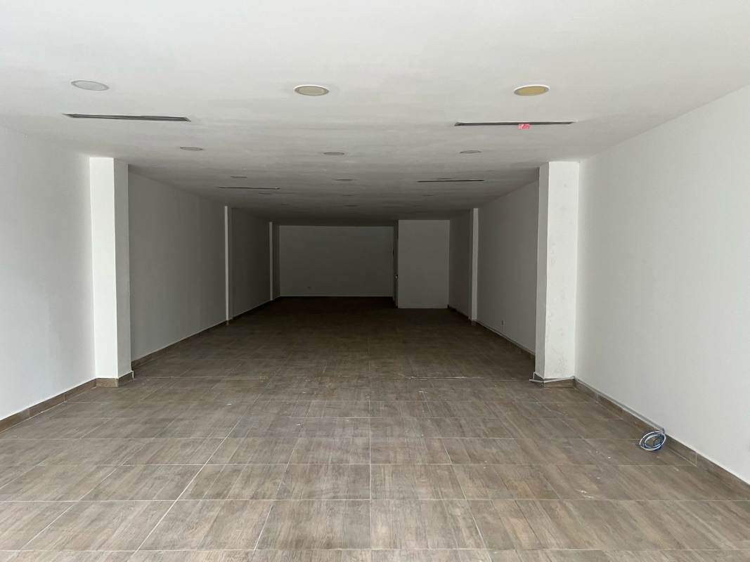 Prime Marbella 125m2 Commercial Space with AC & Parking