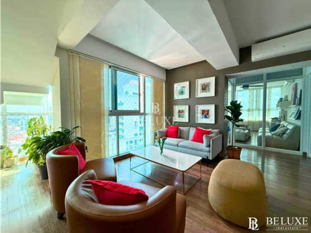 Remodeled Penthouse with Terrace PH Trinity Tower El Cangrejo - View 2