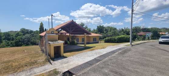 Swimming pool, green gardens, parking in gated community Valle Village Panama