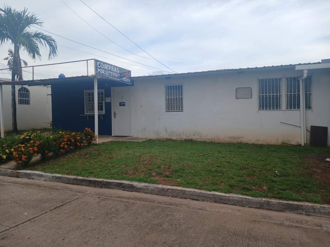Corner Commercial Property with Parking in Don Bosco in Juan Diaz - View 6