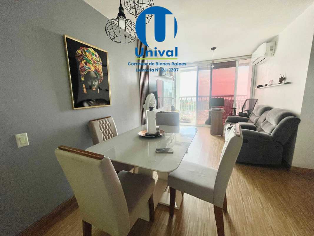 Open modern kitchen with custom cabinets, granite top PH Alegría Parque Lefevre Panama