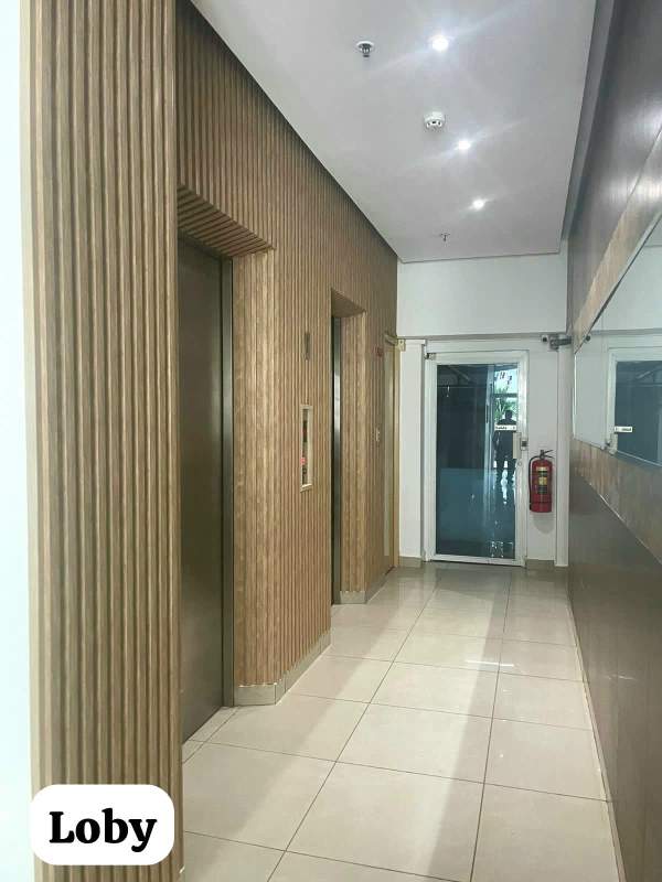 Bedroom with ceramic tile flooring, AC, large window city view in PH Cristal Blue Panama